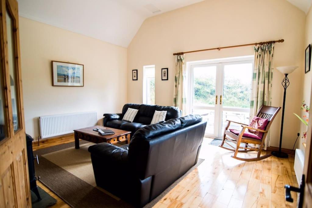 Fanore *Spacious Irish Cottage* מראה חיצוני תמונה