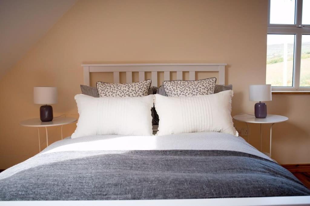 Fanore *Spacious Irish Cottage* מראה חיצוני תמונה