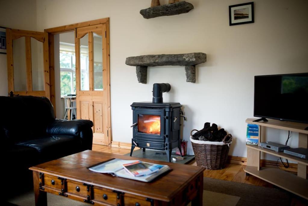 Fanore *Spacious Irish Cottage* מראה חיצוני תמונה