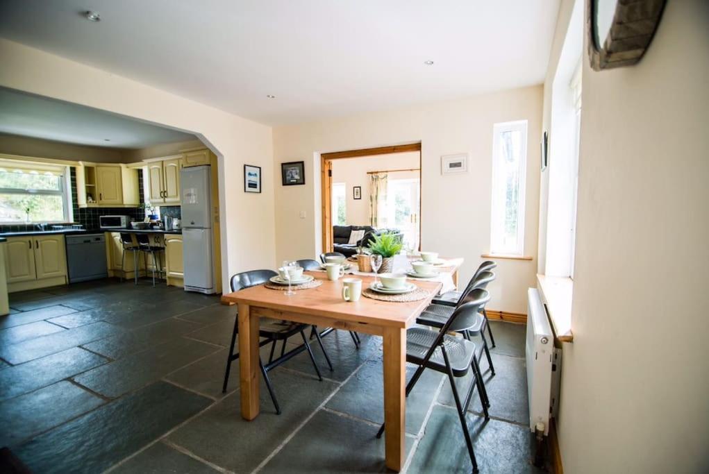 Fanore *Spacious Irish Cottage* מראה חיצוני תמונה